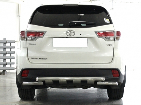 Toyota Highlander 2014-наст.вр.-Защита заднего бампера d-60 с накладками